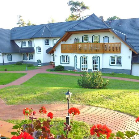 Landhaus Mueritzgarten Hotel Garni Röbel Eksteriør bilde