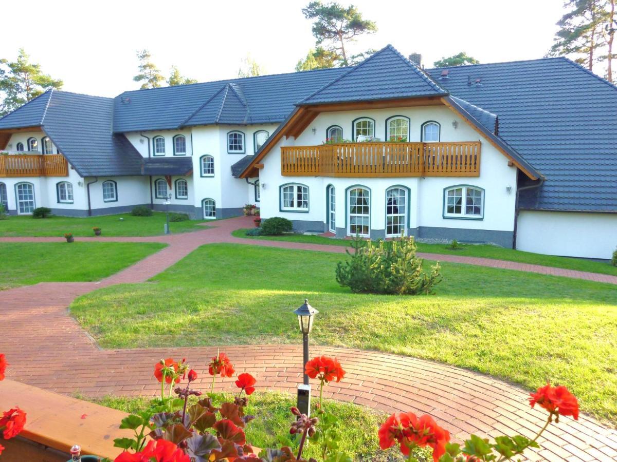 Landhaus Mueritzgarten Hotel Garni Röbel Eksteriør bilde